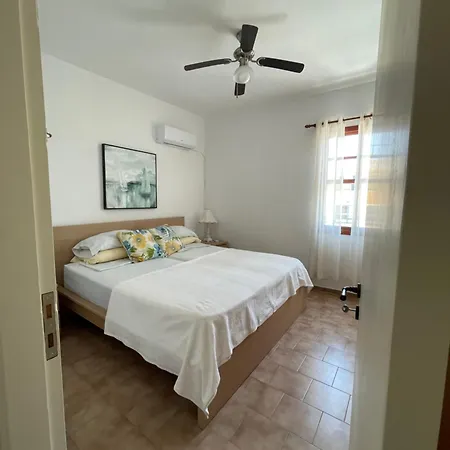 Villa Limni